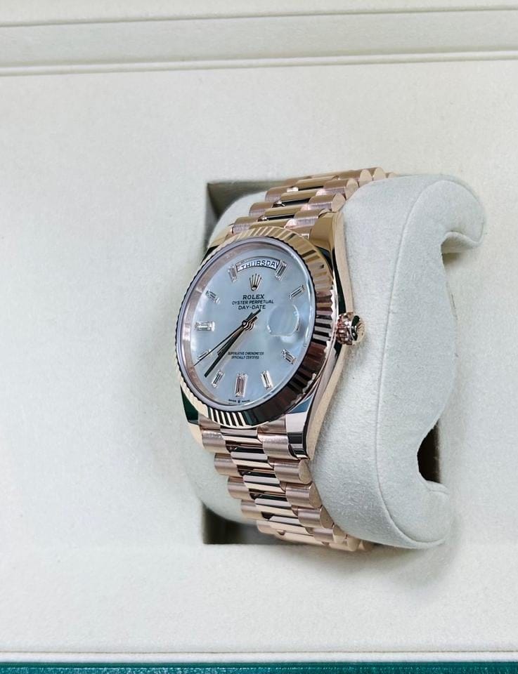 Rolex | Day-Date | 228235 | Rose gold | 40 mm | Rose gold | Mother of pearl | Automatic