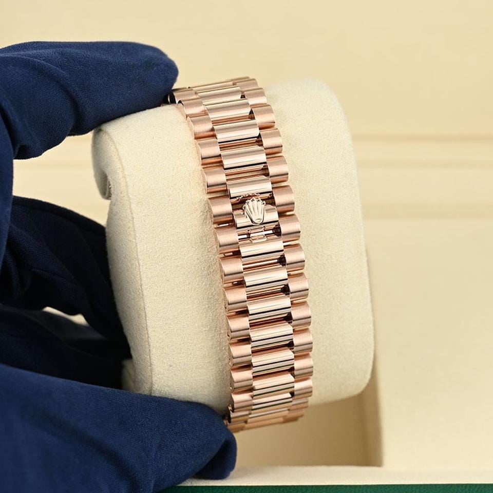 Rolex | Day-Date | 228235 | Rose gold | 40 mm | Rose gold | Automatic
