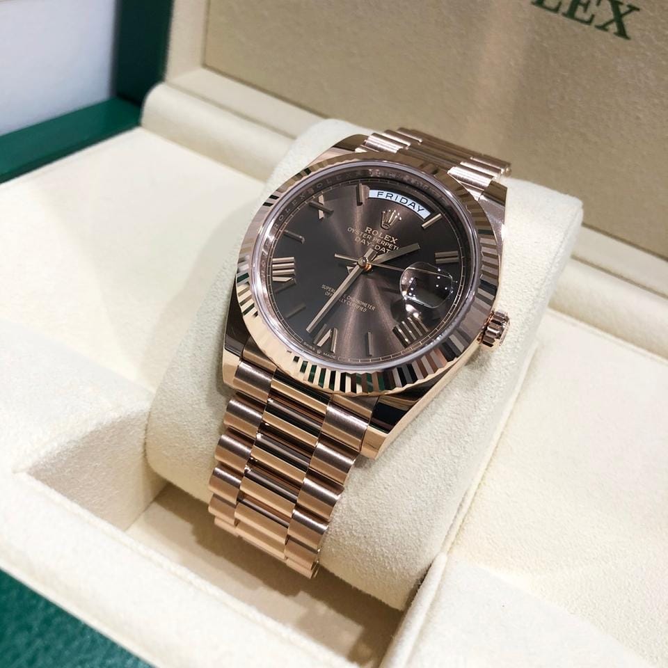 Rolex | Day-Date | 228235-0006 | Rose gold | 40 mm | Rose gold | Brown | Automatic