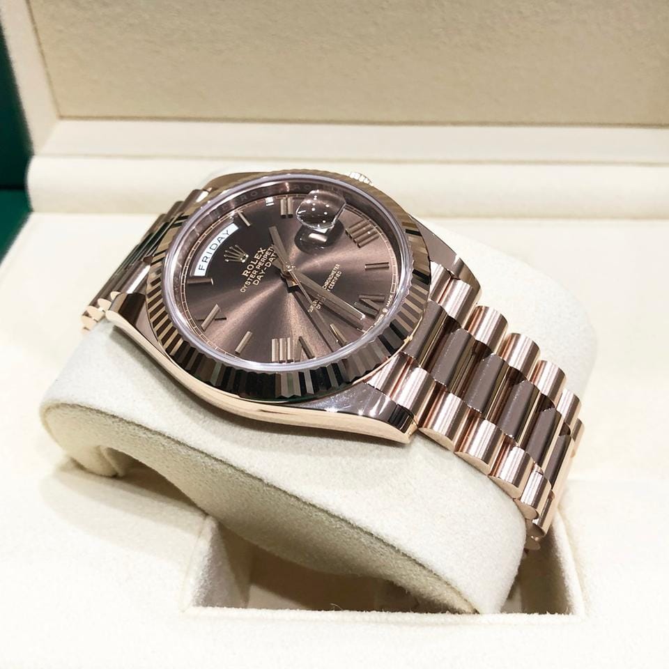 Rolex | Day-Date | 228235-0006 | Rose gold | 40 mm | Rose gold | Brown | Automatic