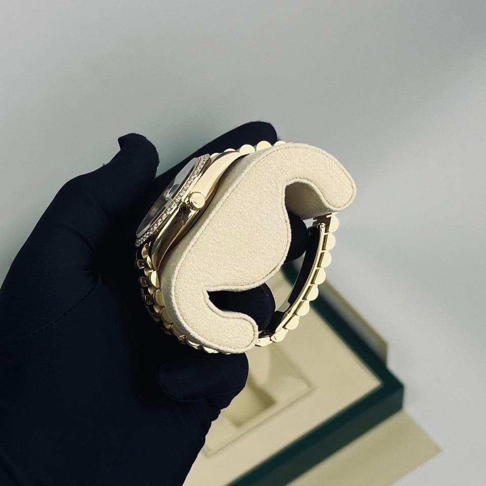 Rolex | Day-Date | 228348RBR | Yellow gold | 40 x 48 mm | Yellow gold | White | Automatic