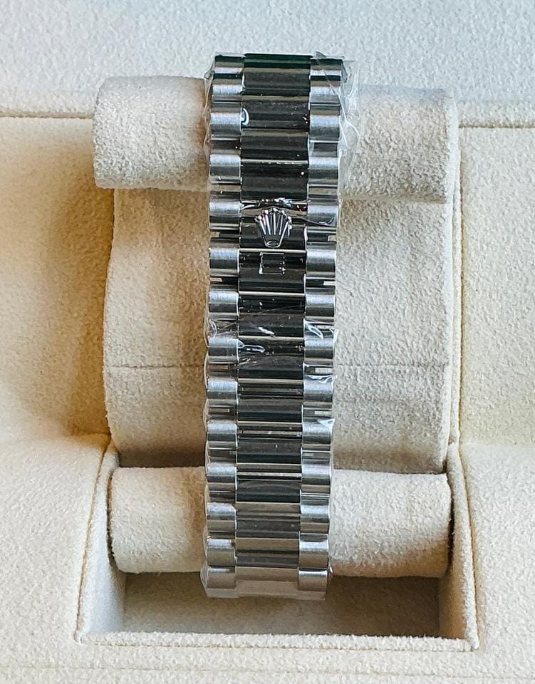 Rolex | Day-Date | 228236 | Platinum | 40 mm | Platinum | Blue | Automatic