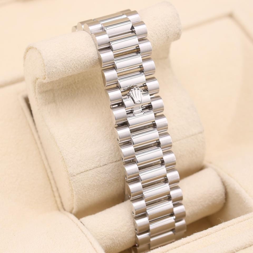 Rolex | Day-Date | 228236 | Platinum | 40 mm | Platinum | Black | Automatic