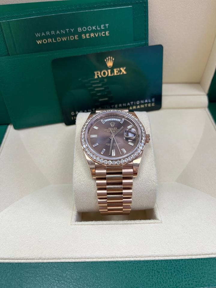 Rolex | Day-Date | 228345RBR-0006 | Rose gold | 40 mm | Rose gold | Brown | Automatic