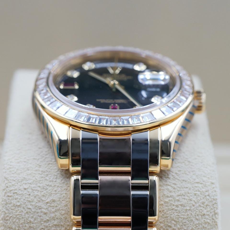 Rolex | Day-Date | 18948BR | Yellow gold | 39 mm | Yellow gold | Mother of pearl | Automatic
