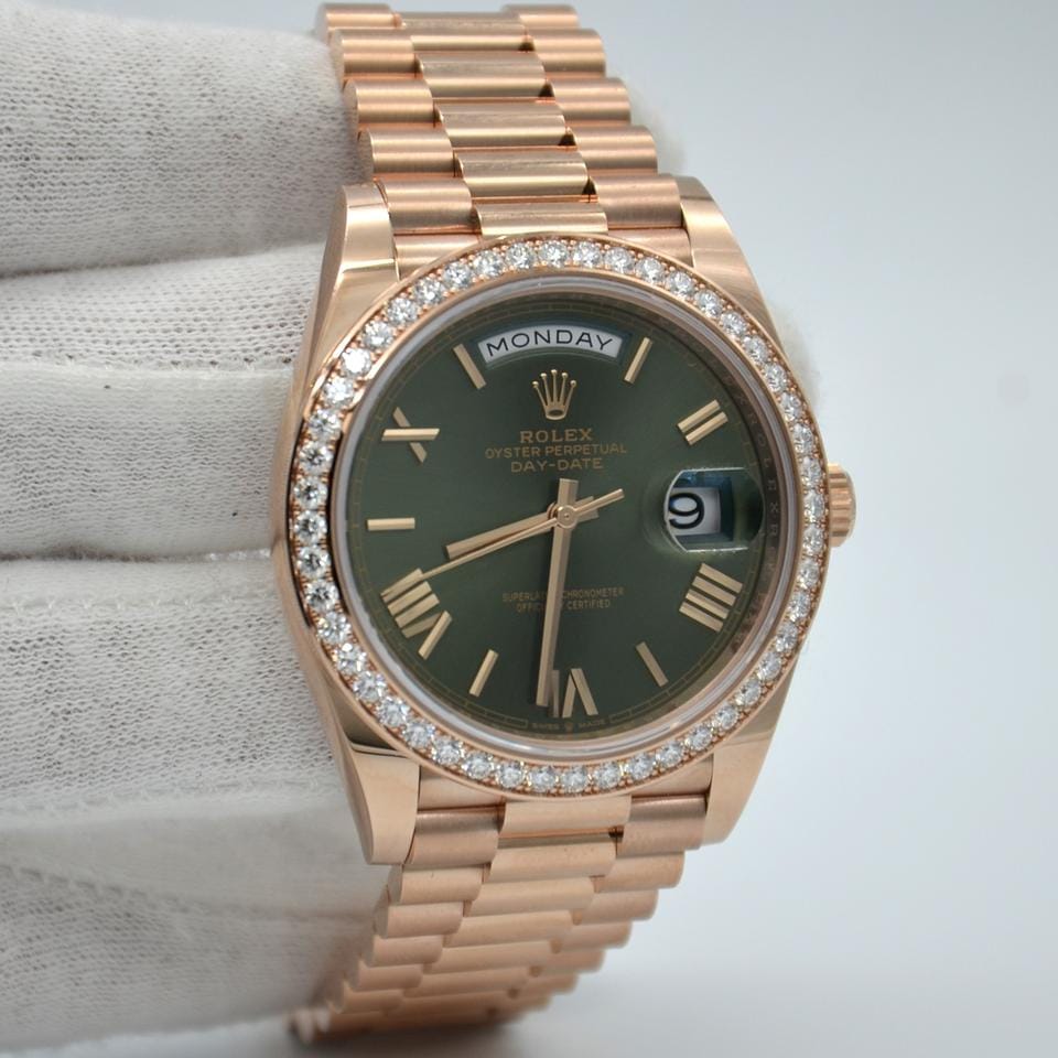 Rolex | Day-Date | 228345RBR | Rose gold | 40 x 48 mm | Rose gold | Green | Automatic