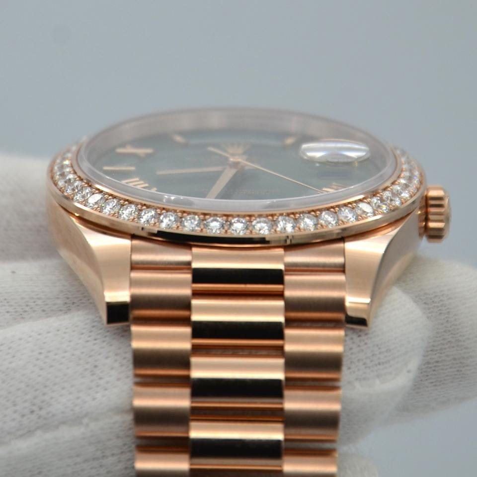 Rolex | Day-Date | 228345RBR | Rose gold | 40 x 48 mm | Rose gold | Green | Automatic