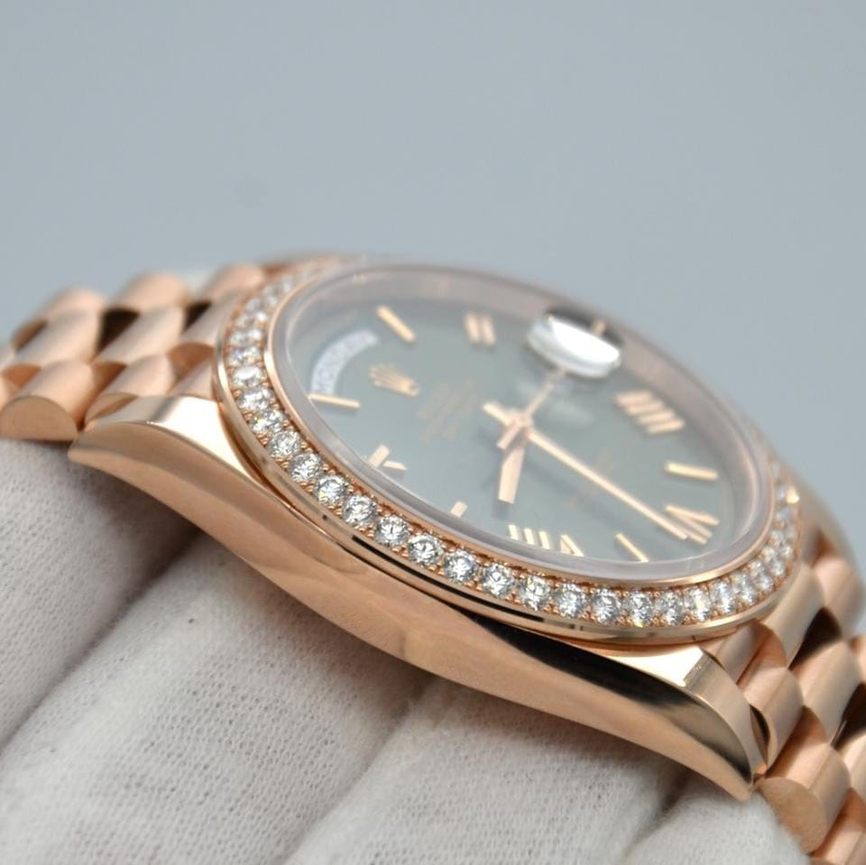 Rolex | Day-Date | 228345RBR | Rose gold | 40 x 48 mm | Rose gold | Green | Automatic