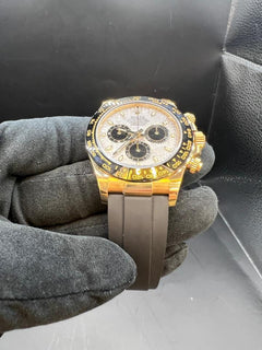 Rolex | Daytona | 116518LN | Yellow gold | 40 mm | Rubber | Silver | Automatic