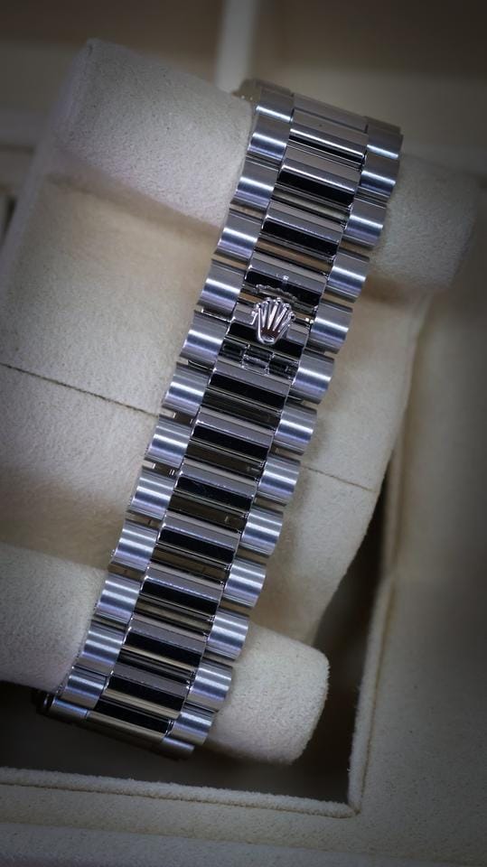 Rolex | Day-Date | 228206 | Platinum | 40 x 48 mm | Platinum | Silver | Automatic