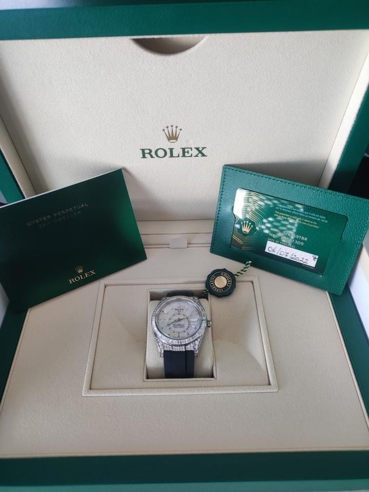 Rolex | Sky-Dweller | 326259 | White gold | 42 mm | Rubber | Meteorite | Automatic
