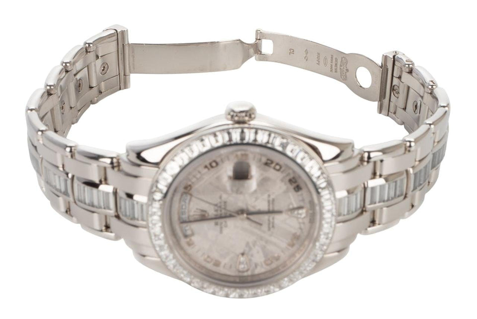 Rolex | Day-Date | 18956 | Platinum | 39 mm | Platinum | Silver | Automatic