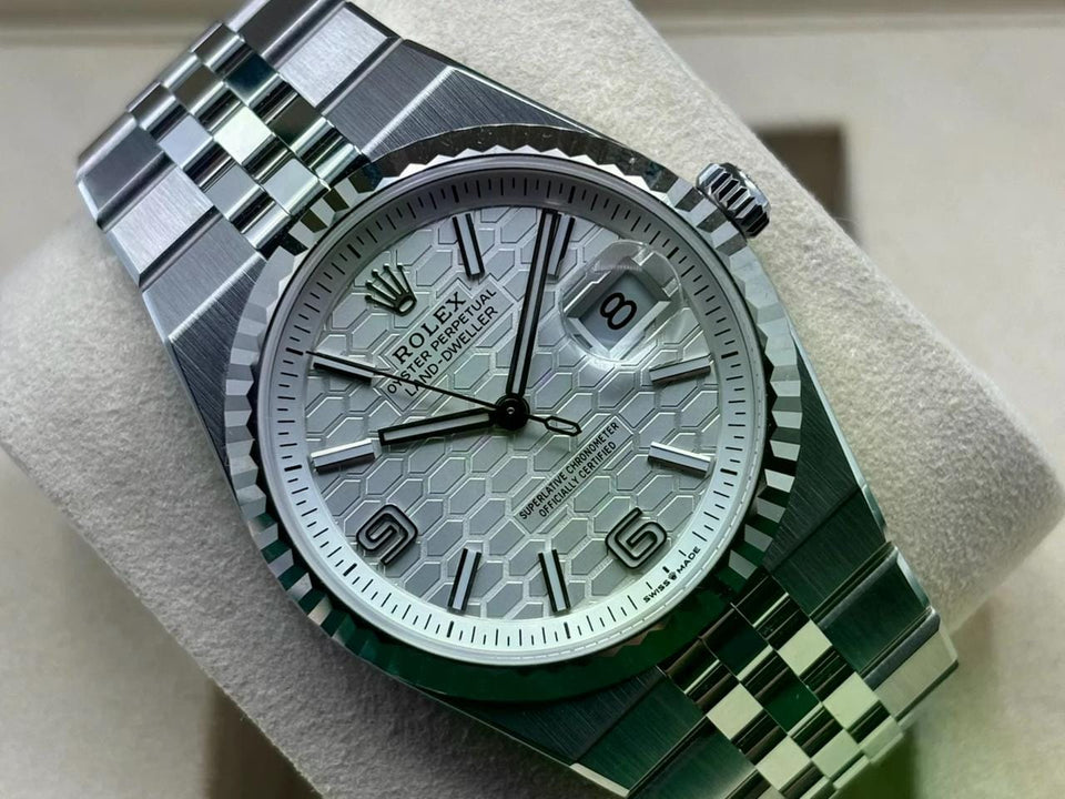 Rolex Oyster Perpetual Land-Dweller 127234