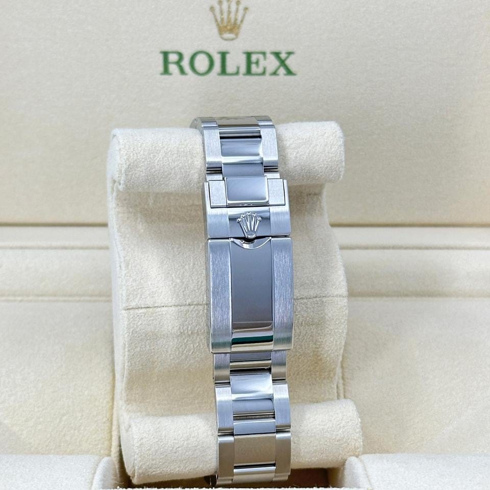 Rolex UNWORN 2026 Panda 126500ln-0001 Complete