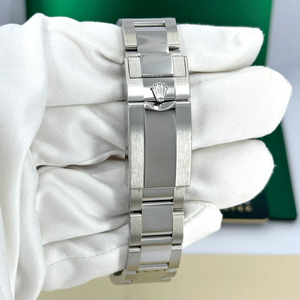 Rolex UNWORN 2026 Panda 126500ln-0001 Complete