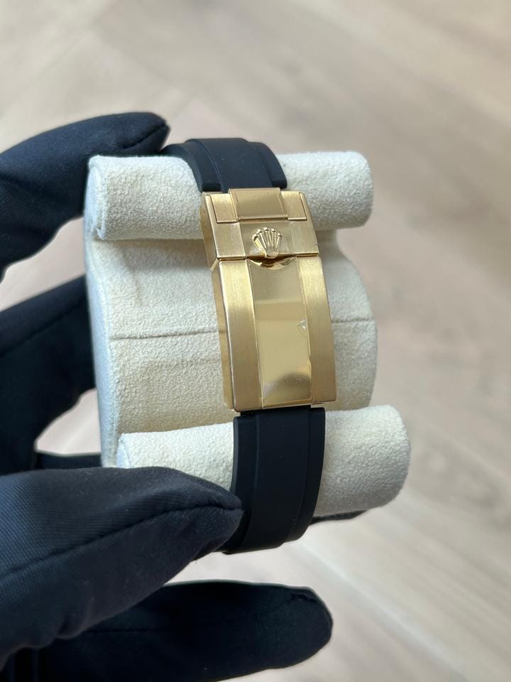 Rolex | Daytona | 116518LN | Yellow gold | 40 mm | Rubber | Mother of pearl | Automatic