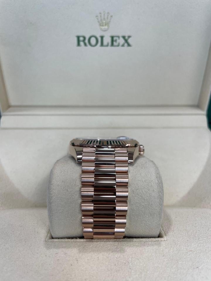 Rolex | Day-Date | 228235 | Rose gold | Rose gold | Brown | Automatic