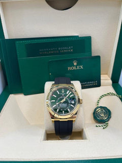 Rolex | Sky-Dweller | 336238 | Yellow gold | 40 mm | Rubber | White | Automatic