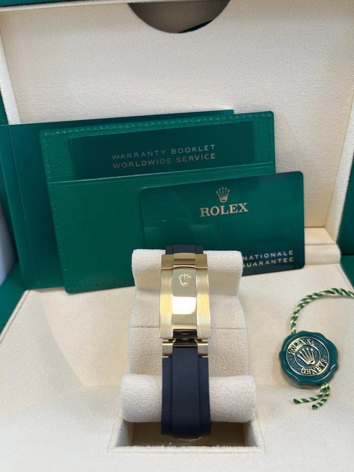 Rolex | Sky-Dweller | 336238 | Yellow gold | 40 mm | Rubber | White | Automatic