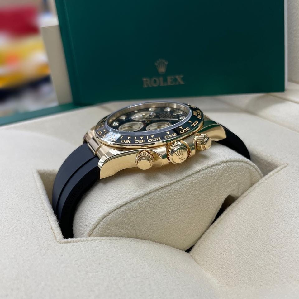 Rolex | Daytona | 126518 | Yellow gold | 40 mm | Rubber | Black | Automatic