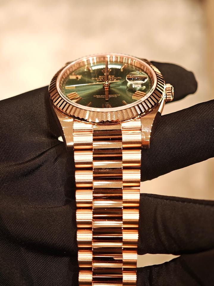 Rolex | Day-Date | 228235-0025 | Rose gold | Rose gold | Green | Automatic
