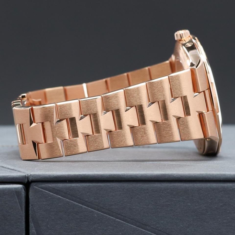 Vacheron Constantin2025 Complete 41.5mm 18k Rose Gold Champagne Dial RG Bracelet 4300 V