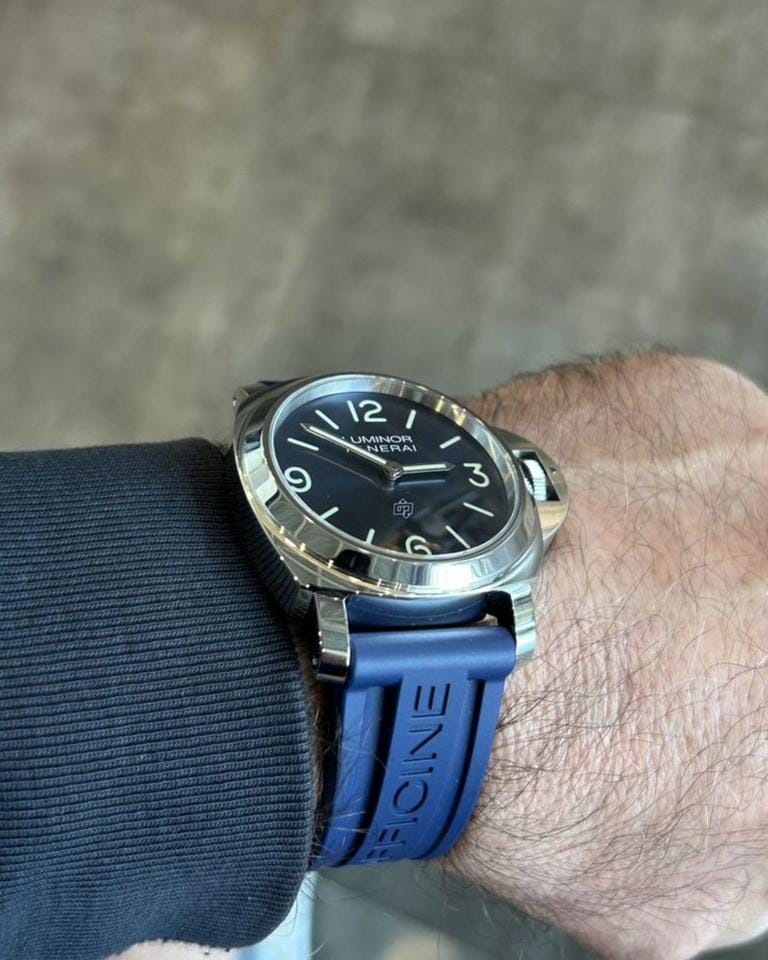 Panerai Luminor Base Logo Blue Pam01623 Beautiful and versatile Panerai watches