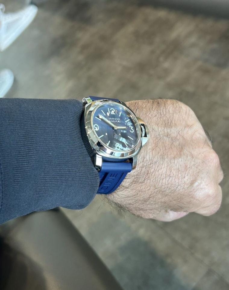 Panerai Luminor Base Logo Blue Pam01623 Beautiful and versatile Panerai watches