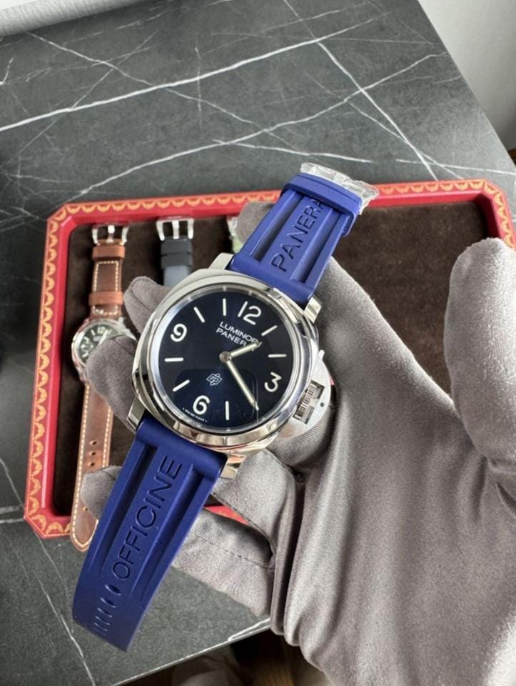 Panerai Luminor Base Logo Blue Pam01623 Beautiful and versatile Panerai watches
