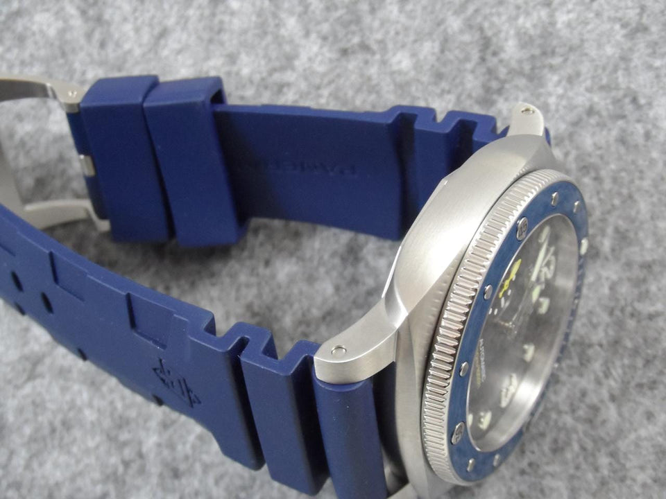 Panerai Submersible Quarantaquattro Mike Horn Pam01676 Full Sett