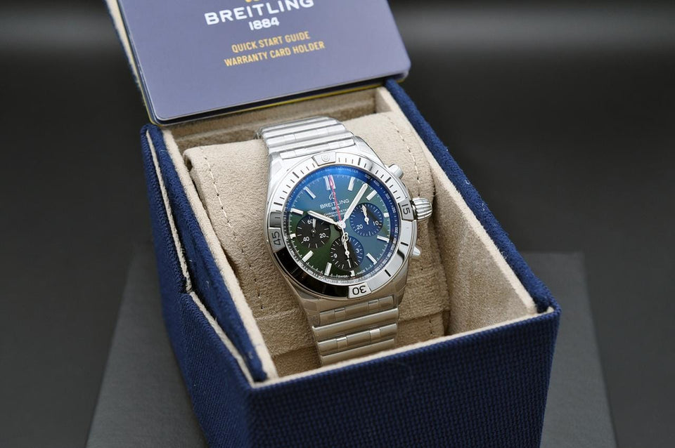 Breitling Chronomat 42 NEW Full Set Green Chronomat B01 42