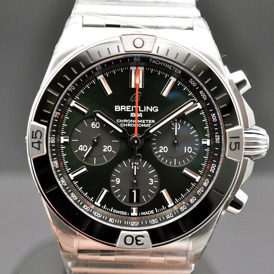 Breitling Chronomat 42 NEW Full Set Green Chronomat B01 42