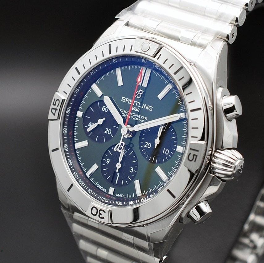 Breitling Chronomat 42 NEW Full Set Green Chronomat B01 42