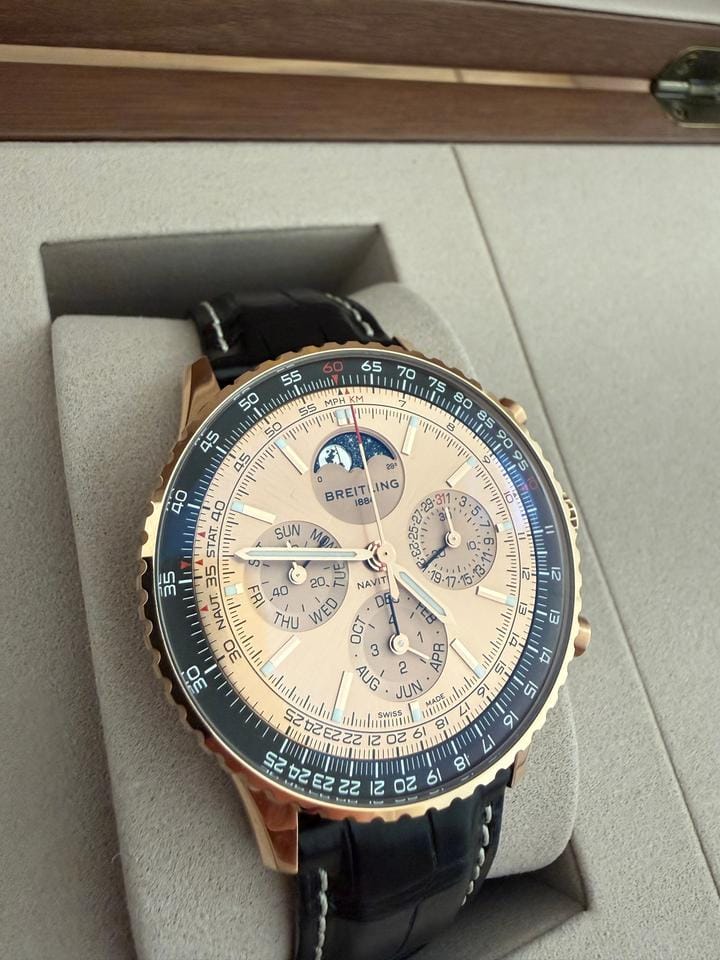 Breitling Navitimer