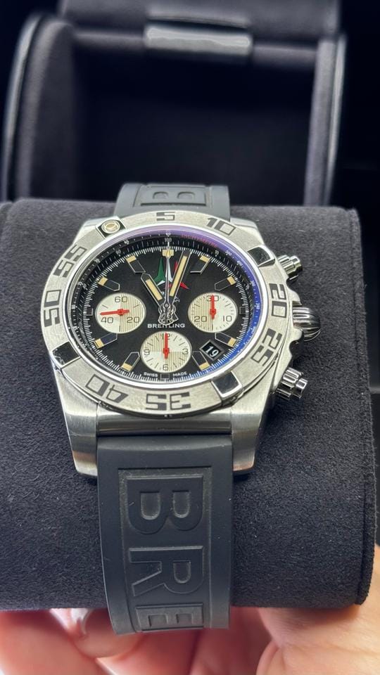 Breitling Chronomat 44 Frecce - AB01104 D/BC62 - LIMITED + DISCONTINUED Edition