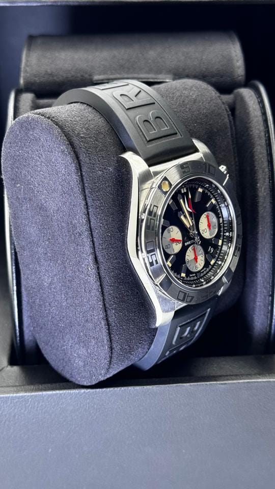 Breitling Chronomat 44 Frecce - AB01104 D/BC62 - LIMITED + DISCONTINUED Edition