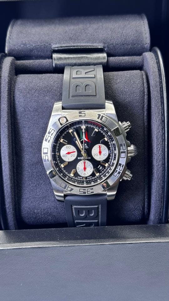 Breitling Chronomat 44 Frecce - AB01104 D/BC62 - LIMITED + DISCONTINUED Edition