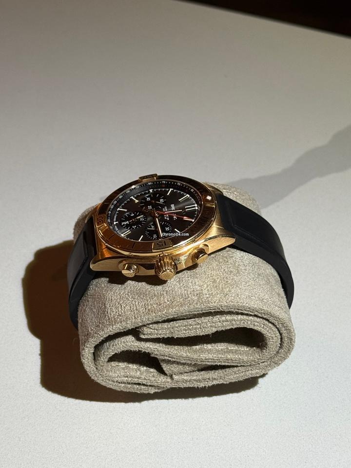 Breitling Chronomat 42 B01 42 Breitling Chronomat B01 42 18k gold