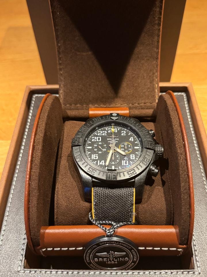 Breitling Avenger Hurricane50mm XB1210 E4/BE89