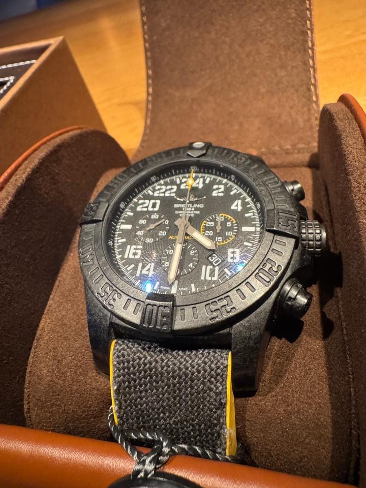 Breitling Avenger Hurricane50mm XB1210 E4/BE89