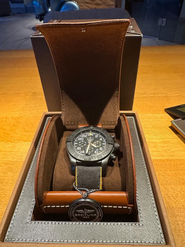 Breitling Avenger Hurricane50mm XB1210 E4/BE89