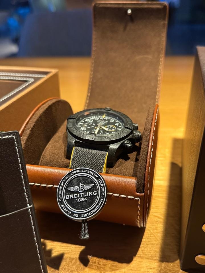 Breitling Avenger Hurricane50mm XB1210 E4/BE89