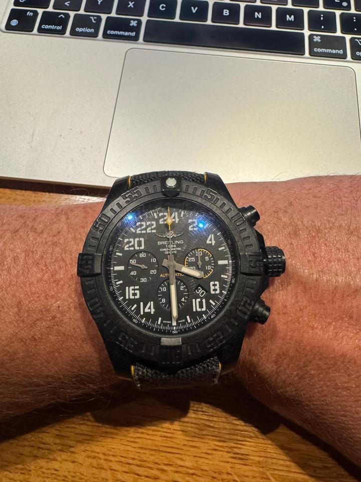 Breitling Avenger Hurricane50mm XB1210 E4/BE89