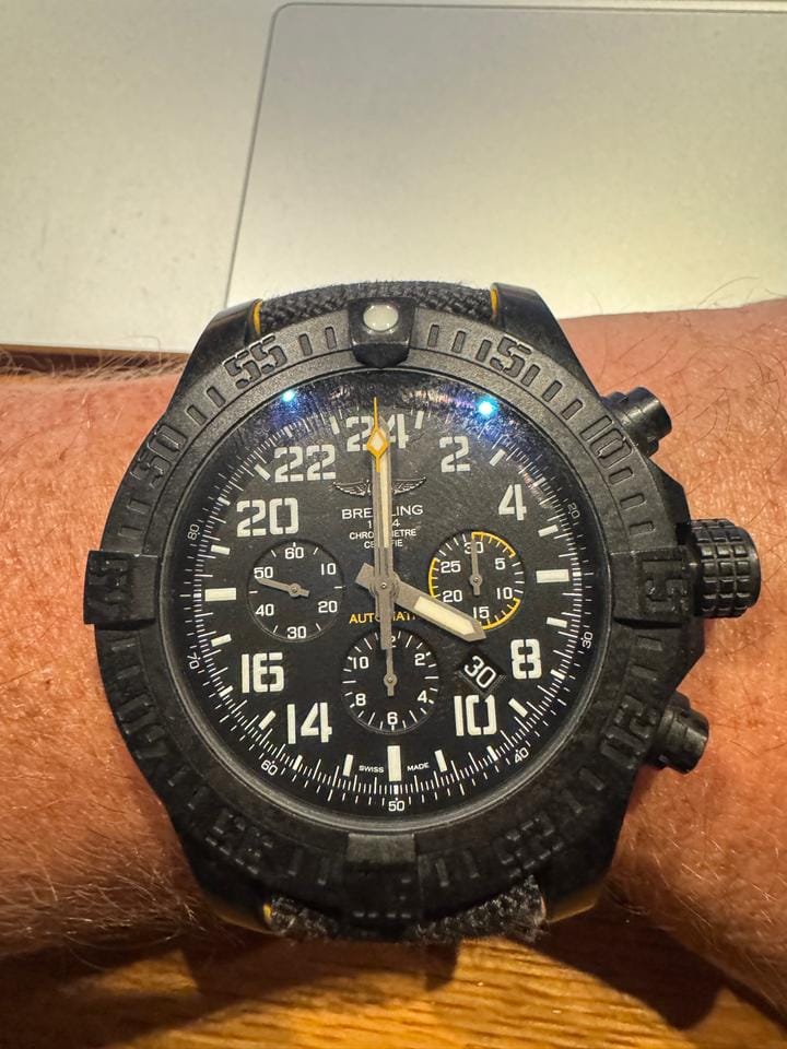 Breitling Avenger Hurricane50mm XB1210 E4/BE89