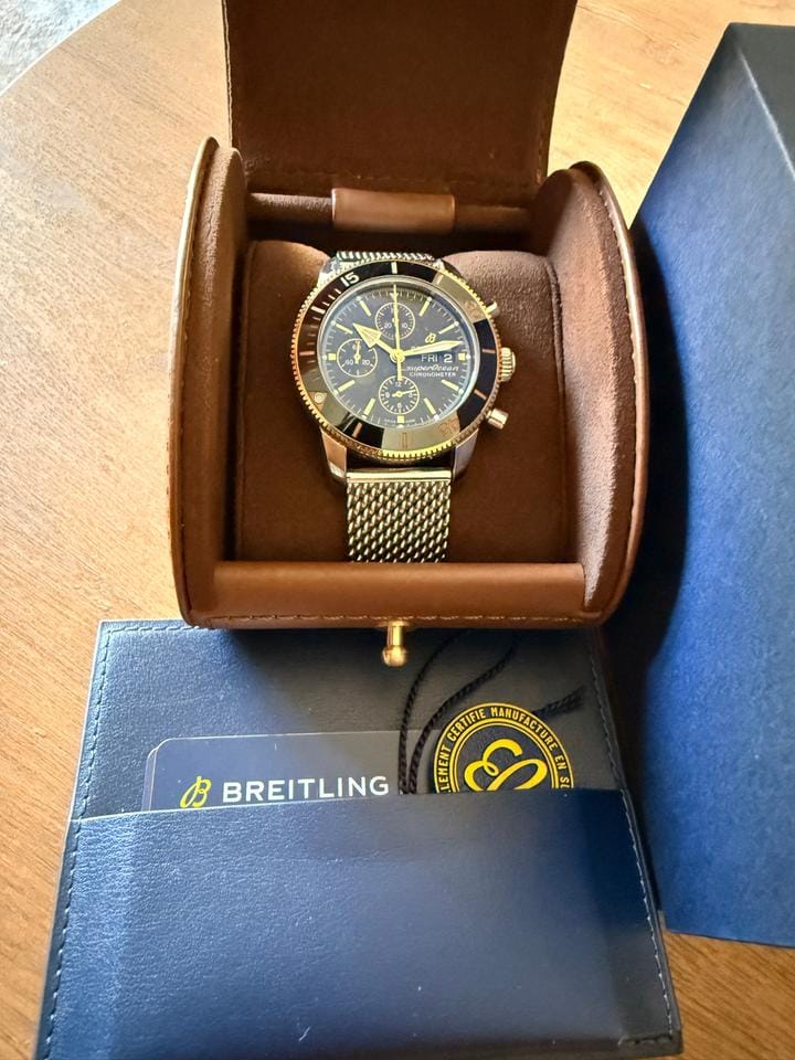 Breitling Superocean Heritage II Chronograph Features classic stainless steel mesh bracelet 18 K Rose Gold