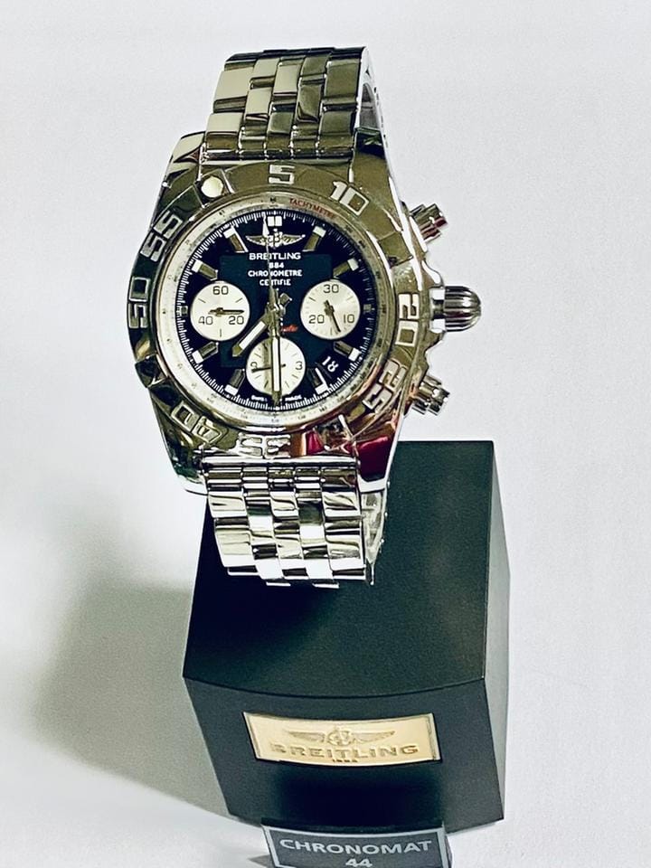 Breitling Chronomat 44 NEW International Warranty Original Gift box