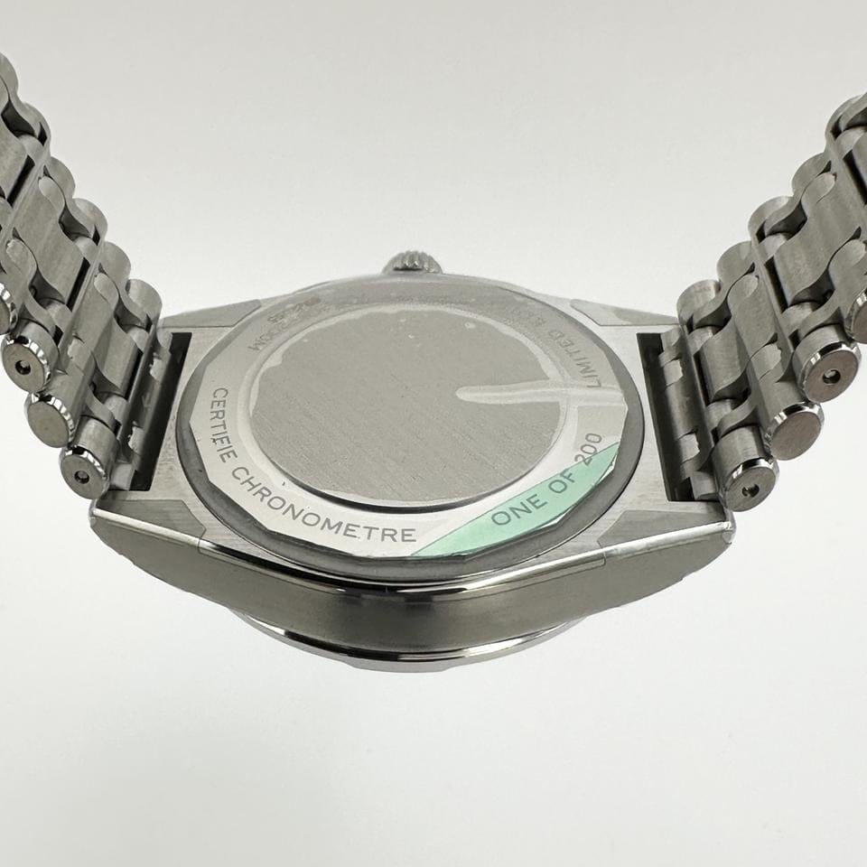 Breitling Chronomat GMTAutomatic GMT 40 Middle East Special Edition Limited to 200 Pieces Arabic Dial 2025