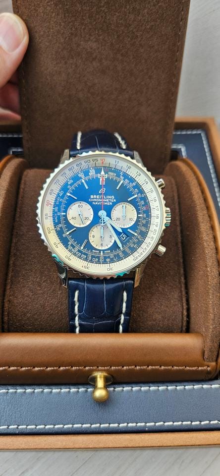 Breitling Navitimer01 B01 Chronograph 46 Neuzustand! 8 Jahre Garantie! In der Schweiz gekauft.