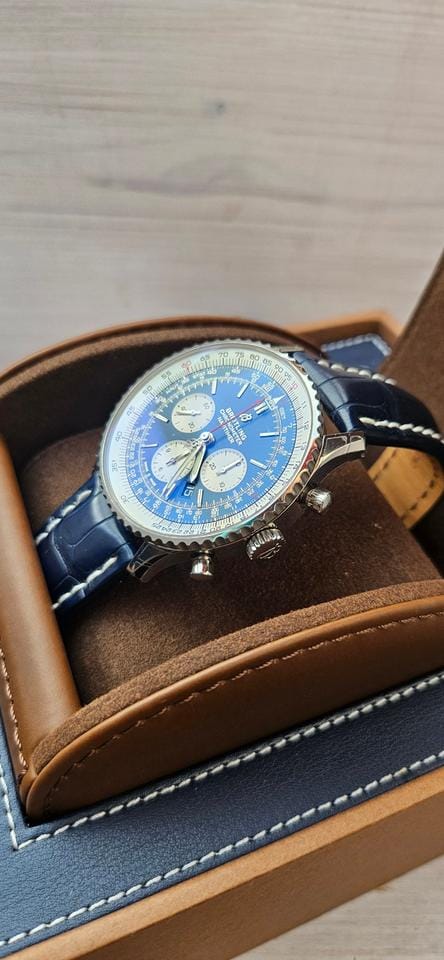 Breitling Navitimer01 B01 Chronograph 46 Neuzustand! 8 Jahre Garantie! In der Schweiz gekauft.