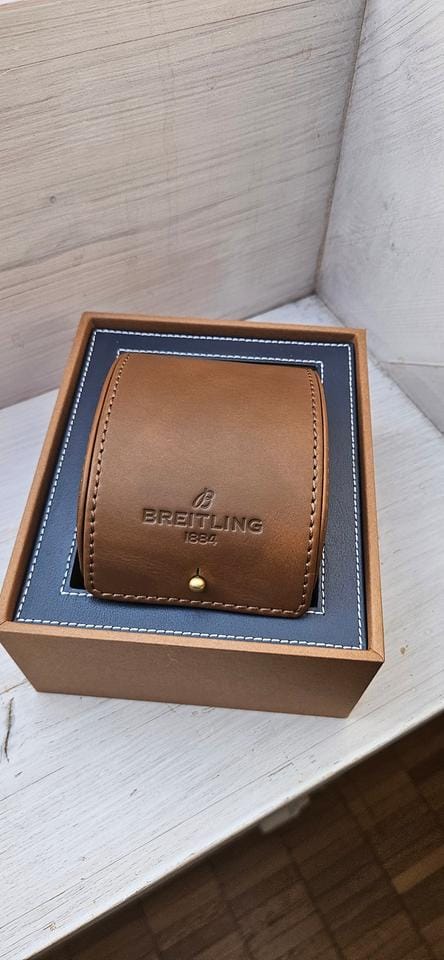 Breitling Navitimer01 B01 Chronograph 46 Neuzustand! 8 Jahre Garantie! In der Schweiz gekauft.